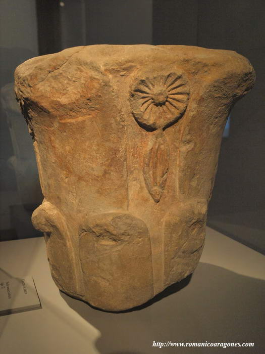 CAPITEL ISLÁMICO DEL XI PROCEDENTE DE LA MEZQUITA